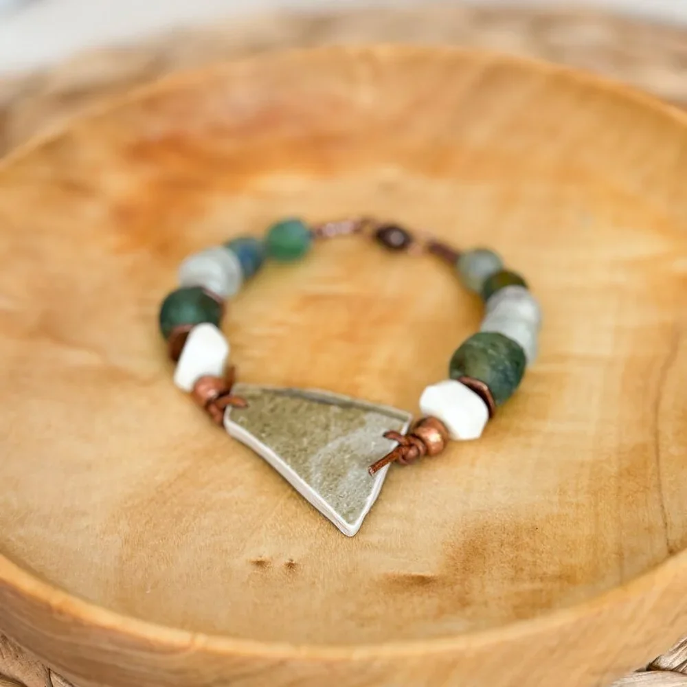 Handmade repurposed boho chunky bracelet - Picture 4 of 9